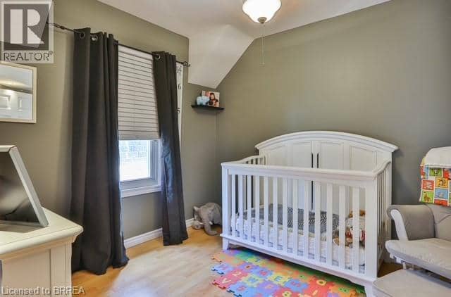 42 SPRING Street — photo 15 of 28