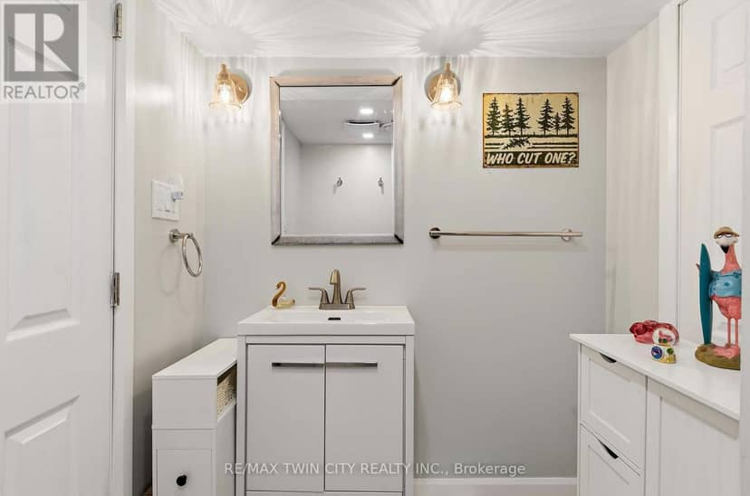 251 53 Highway — photo 32 of 40
