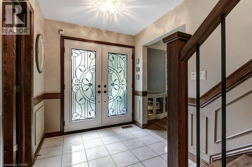 215 BRIAR HILL Crescent, Ancaster, photo 2