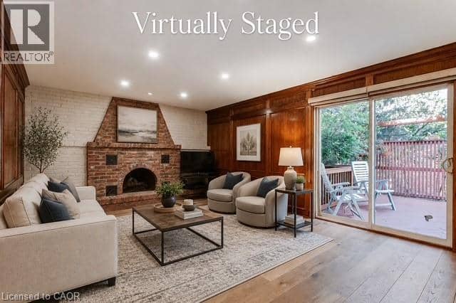 215 BRIAR HILL Crescent — photo 16 of 39