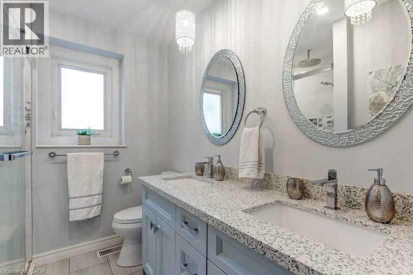 215 BRIAR HILL Crescent — photo 28 of 39