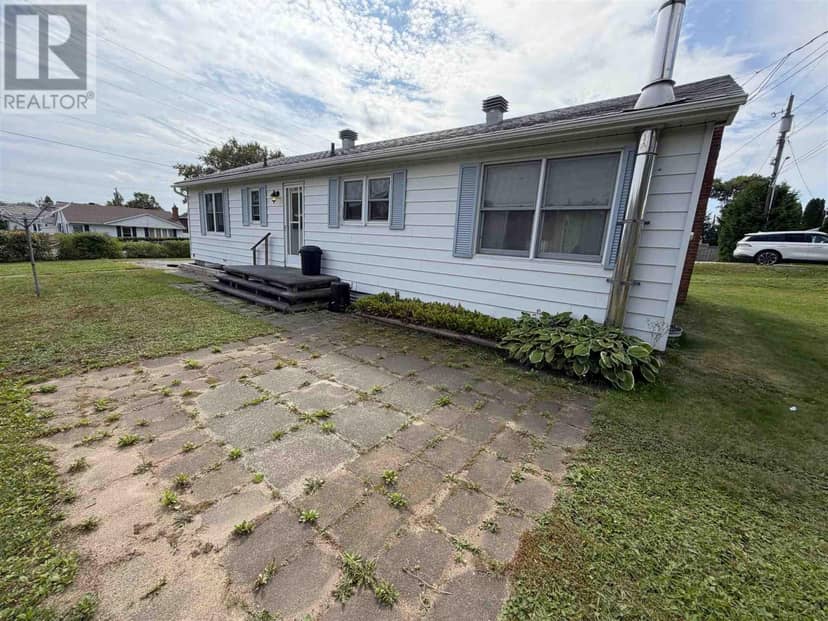 2 Tecumseh RD — photo 5 of 27