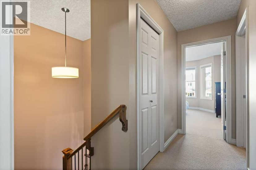 1, 425 13 Avenue NE — photo 12 of 33
