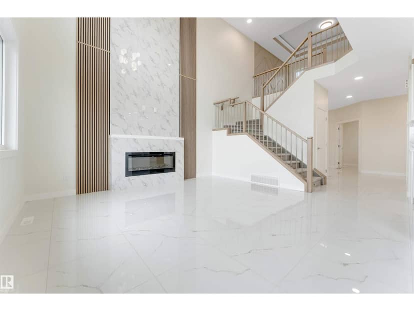 3803 38 AV — photo 19 of 40