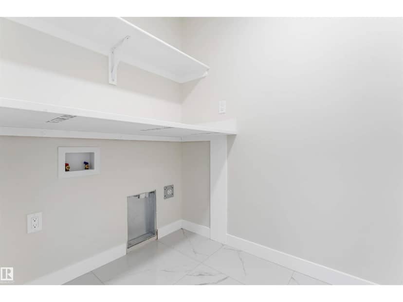 3803 38 AV — photo 40 of 40