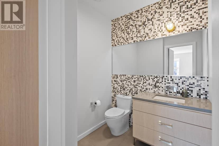 50 King Street — photo 13 of 40