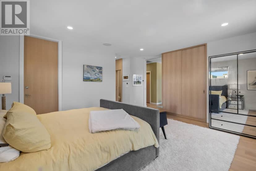 50 King Street — photo 16 of 40