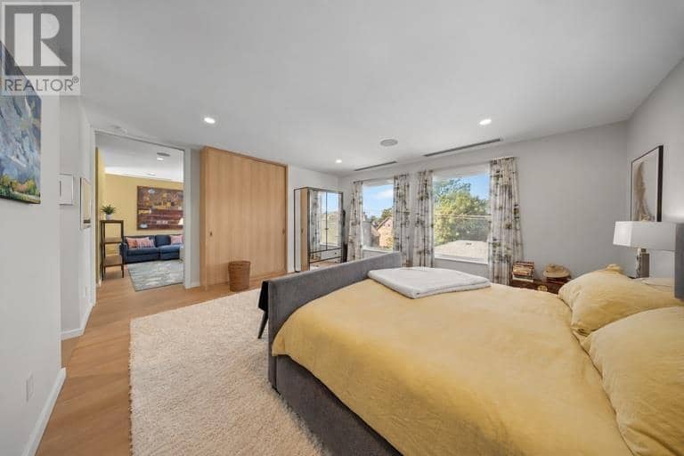50 King Street — photo 17 of 40