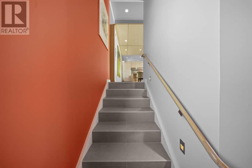 50 King Street — photo 20 of 40