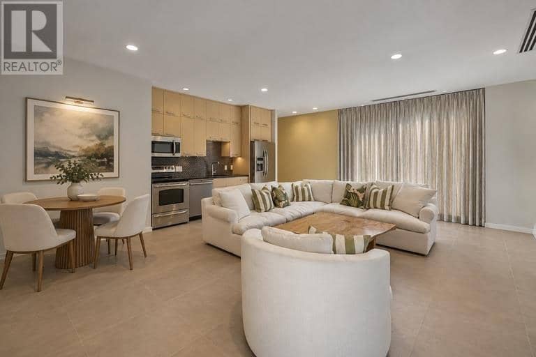 50 King Street — photo 22 of 40