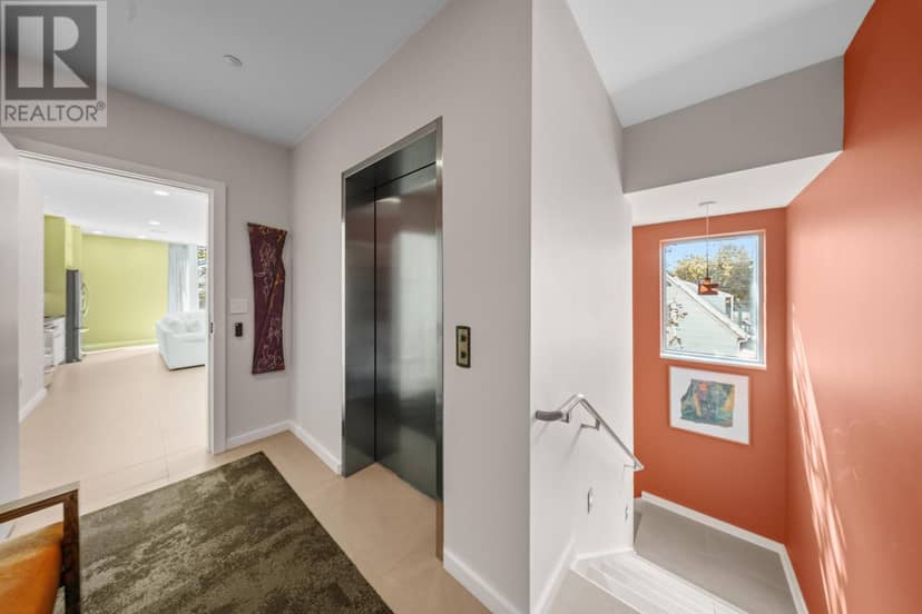 50 King Street — photo 28 of 40