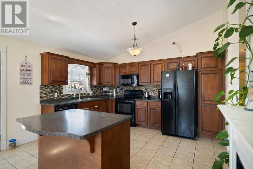 48 Picton Beete Crescent — photo 9 of 36