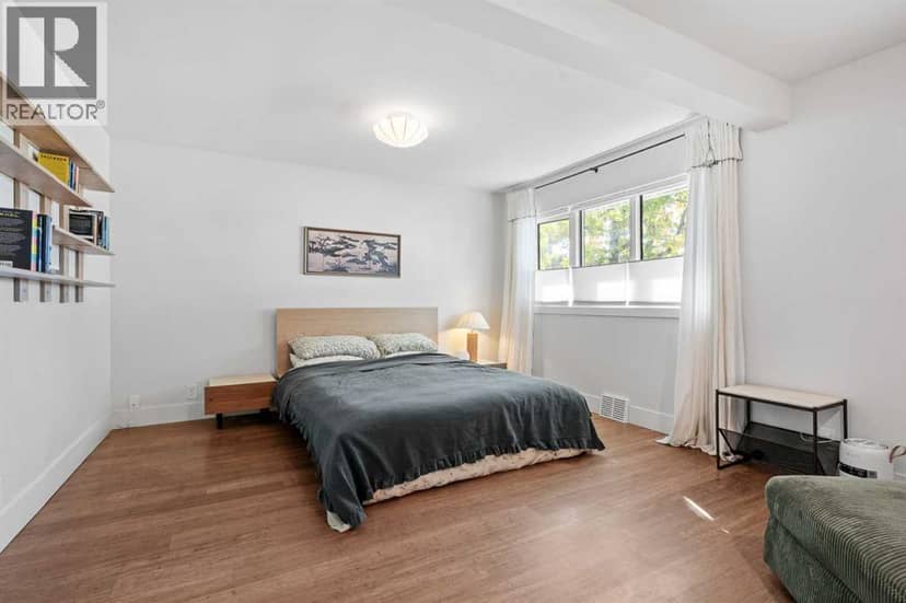 632 44 Avenue NW — photo 15 of 40