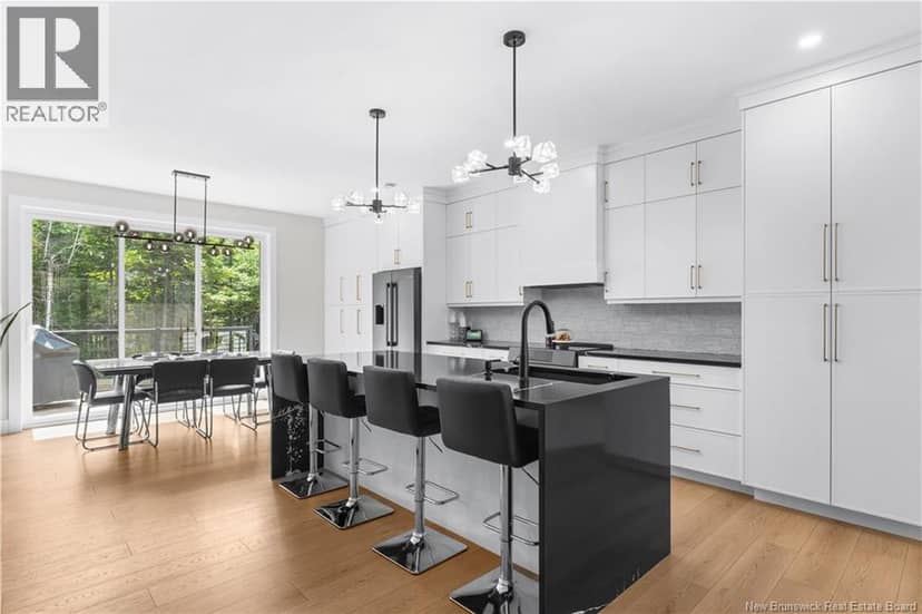 104 Rue Paris Street — photo 10 of 40