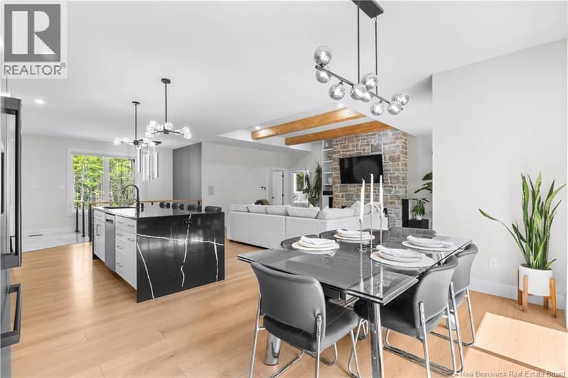 104 Rue Paris Street — photo 12 of 40