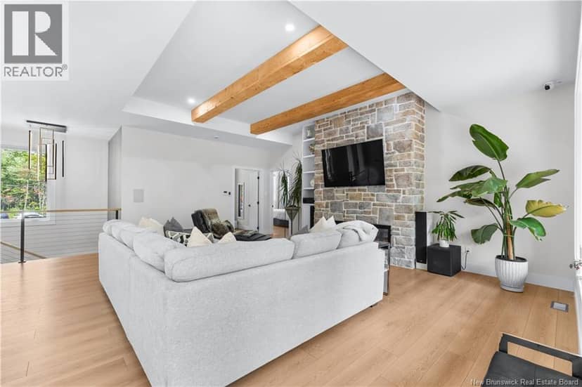 104 Rue Paris Street — photo 16 of 40