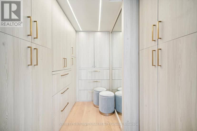 1110 - 65 Harbour Square — photo 17 of 37