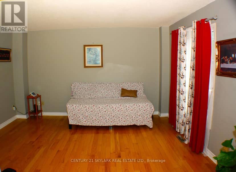 173 Lech Walesa Drive, Mississauga, photo 6