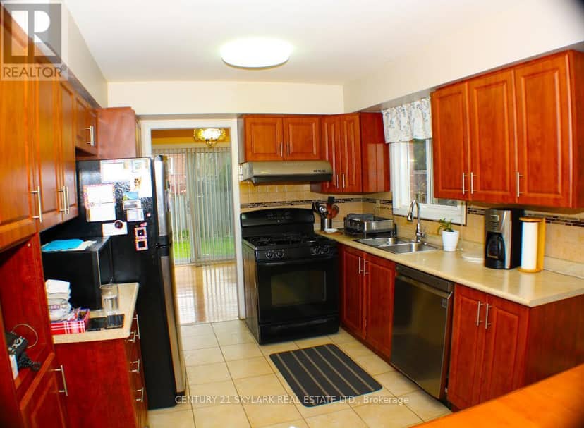 173 Lech Walesa Drive — photo 9 of 26