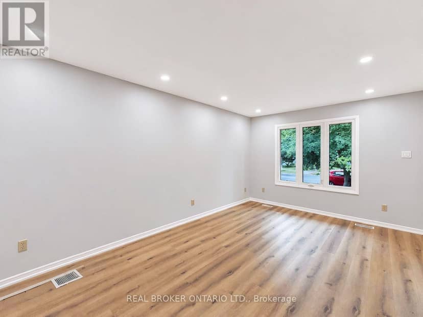 713 Railton Avenue, London East, photo 4