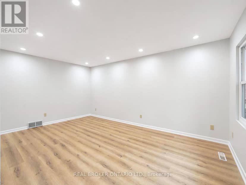 713 Railton Avenue, London East, photo 6