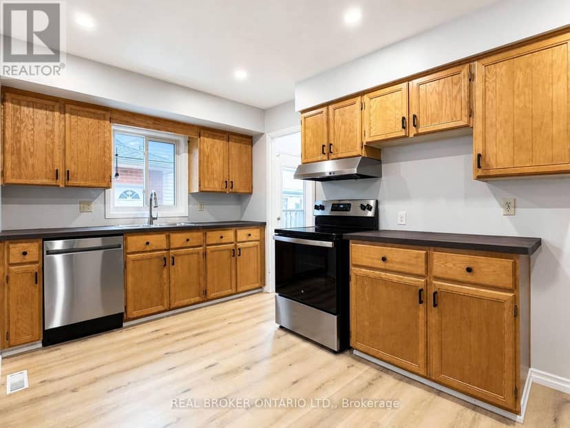 713 Railton Avenue, London East, photo 8