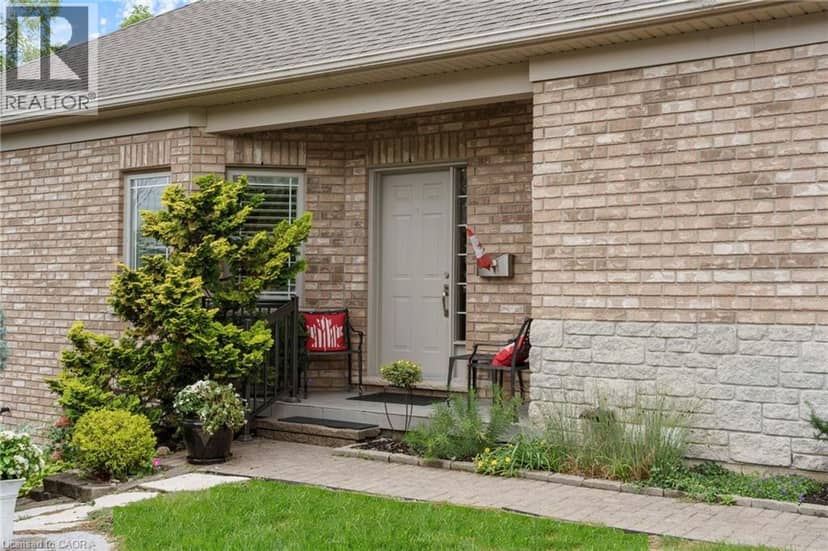10 COBBLESTONE Drive Unit# 25 — photo 5 of 40