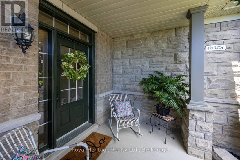 6 Goodall Crescent — photo 3 of 40