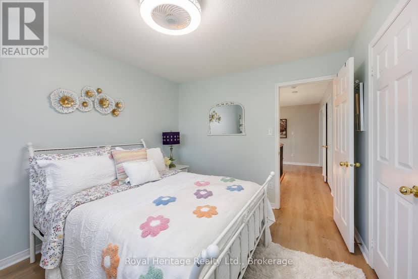 6 Goodall Crescent — photo 30 of 40