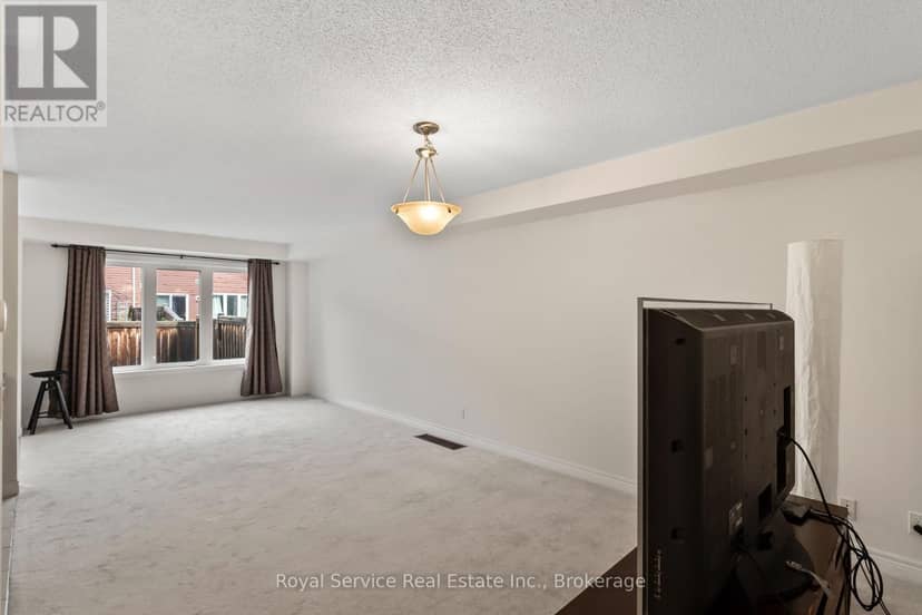 23 Tabaret Crescent — photo 16 of 40