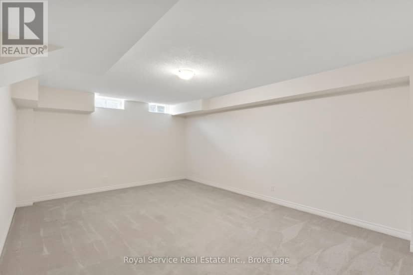 23 Tabaret Crescent — photo 34 of 40