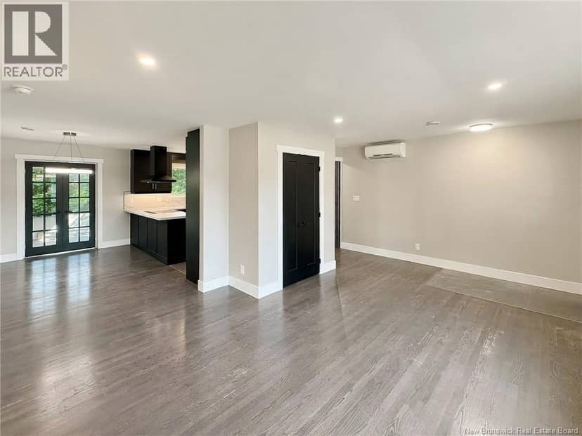 85 Mount Royal Boulevard — photo 7 of 40