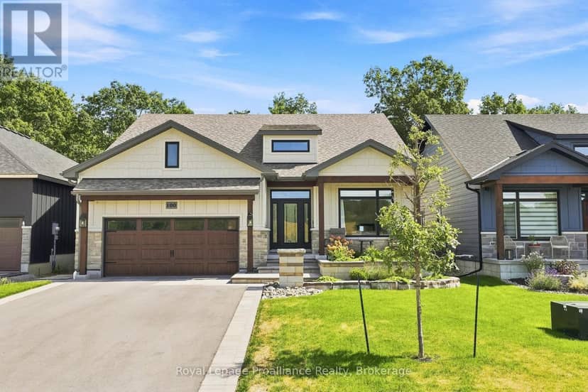 100 Deerview Drive, Quinte West
