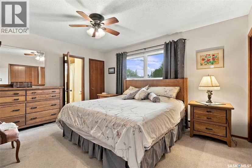 4002 Elphinstone STREET — photo 12 of 32