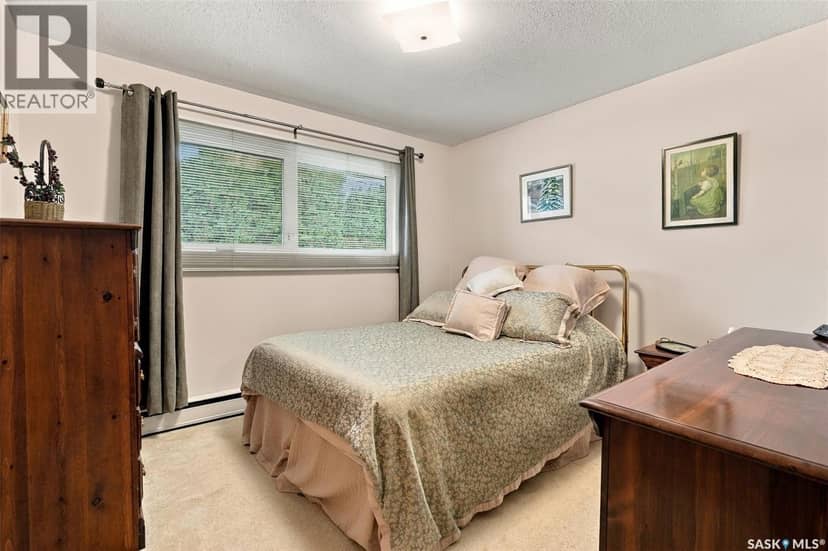 4002 Elphinstone STREET — photo 14 of 32
