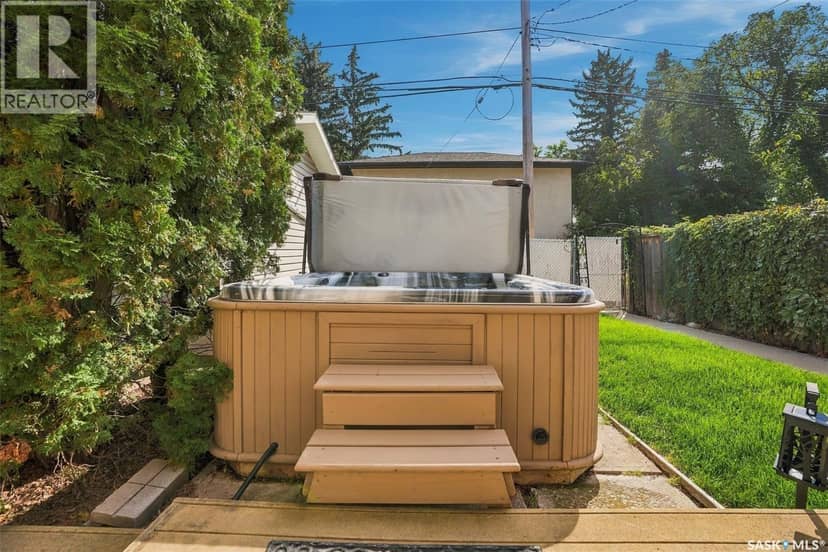 4002 Elphinstone STREET — photo 31 of 32