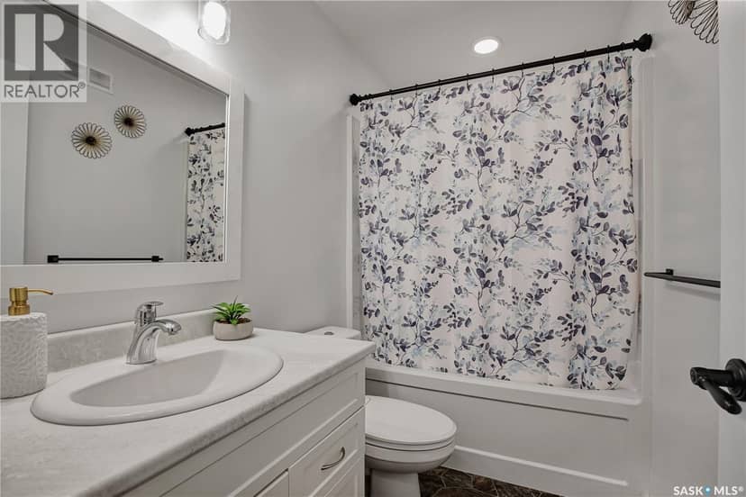 204 Willow CRESCENT — photo 14 of 23