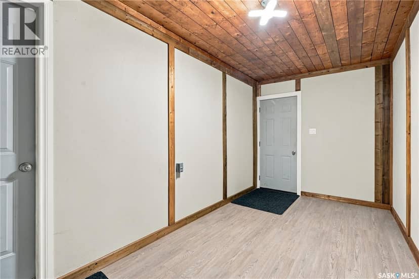 106 5th AVENUE W — photo 37 of 40