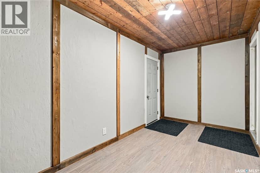 106 5th AVENUE W — photo 39 of 40