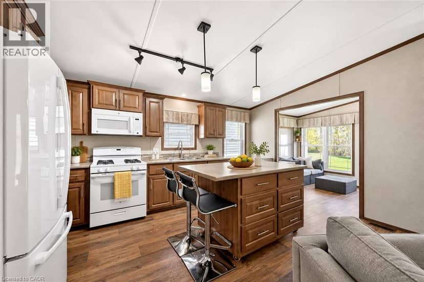 4449 MILBUROUGH Line Unit# 5 Beech Street — photo 9 of 40
