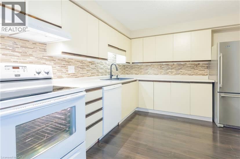 55 GREEN VALLEY Drive Unit# 1508 — photo 10 of 21