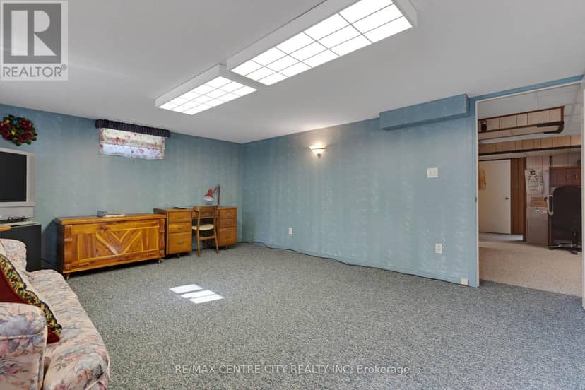 297 Wilson Avenue — photo 32 of 40