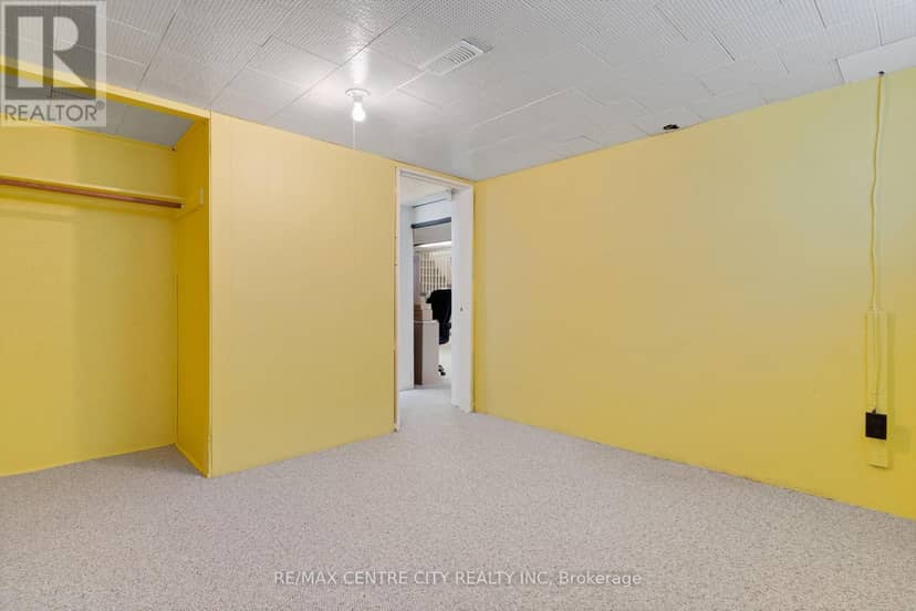 297 Wilson Avenue — photo 36 of 40