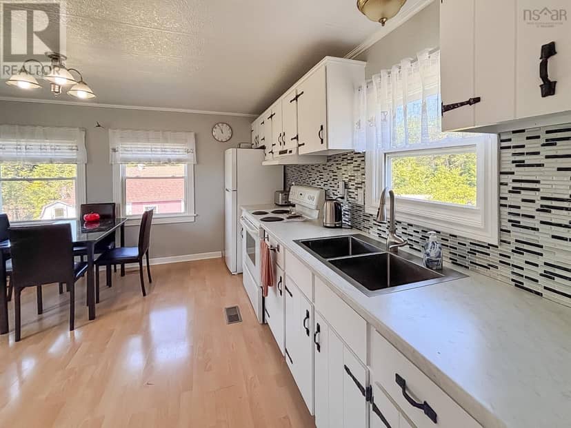1388 New Cumberland Road — photo 7 of 26
