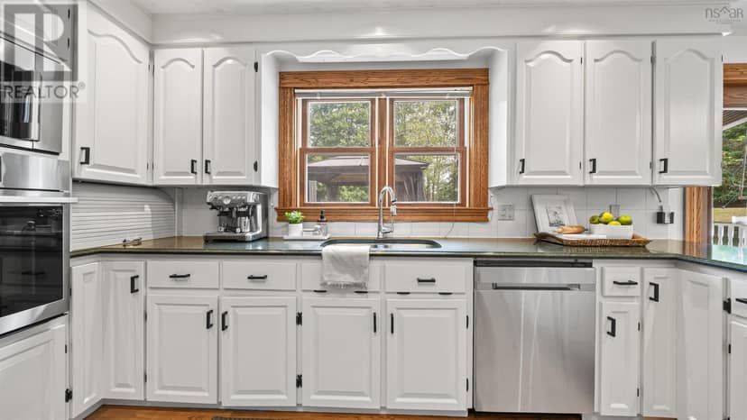 156 Brown Street — photo 13 of 40