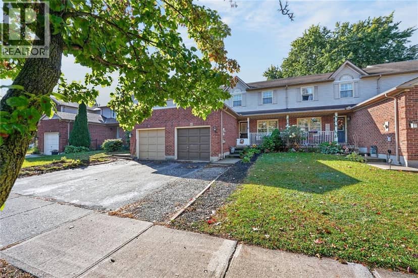 11 HEDGE LAWN Drive, Grimsby