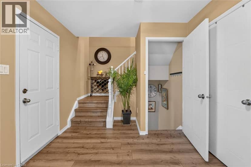 11 HEDGE LAWN Drive — photo 16 of 40