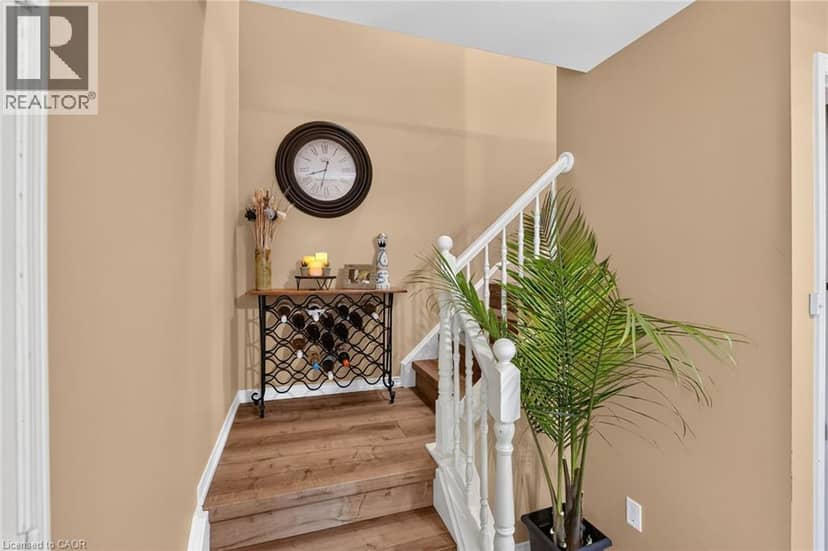 11 HEDGE LAWN Drive — photo 17 of 40