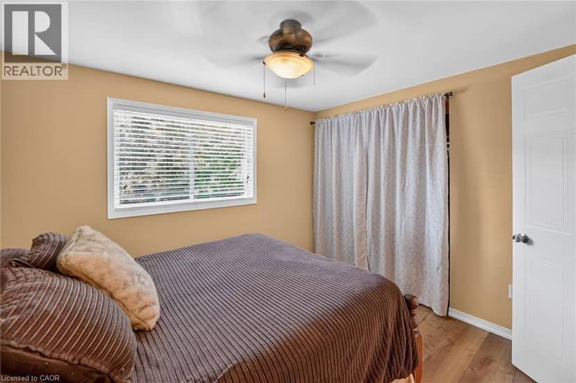 11 HEDGE LAWN Drive — photo 19 of 40