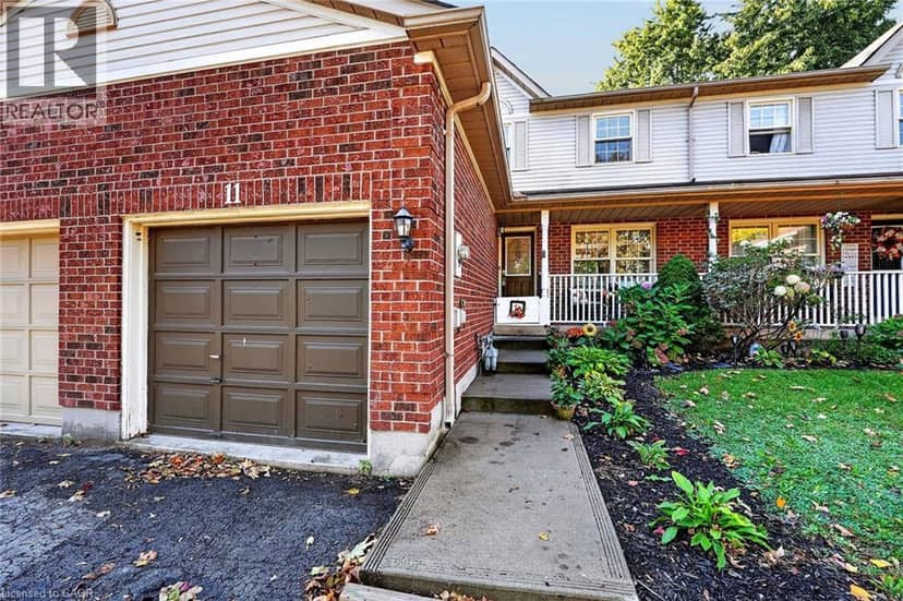 11 HEDGE LAWN Drive, Grimsby, photo 2